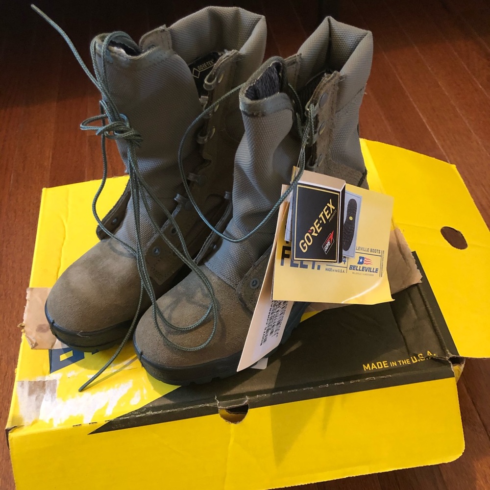 Air Force combat boot temperature weather